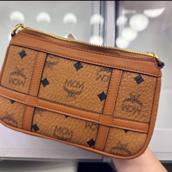 SALE rare mcm aren gold chain crossbody purse - Picture 6 of 9